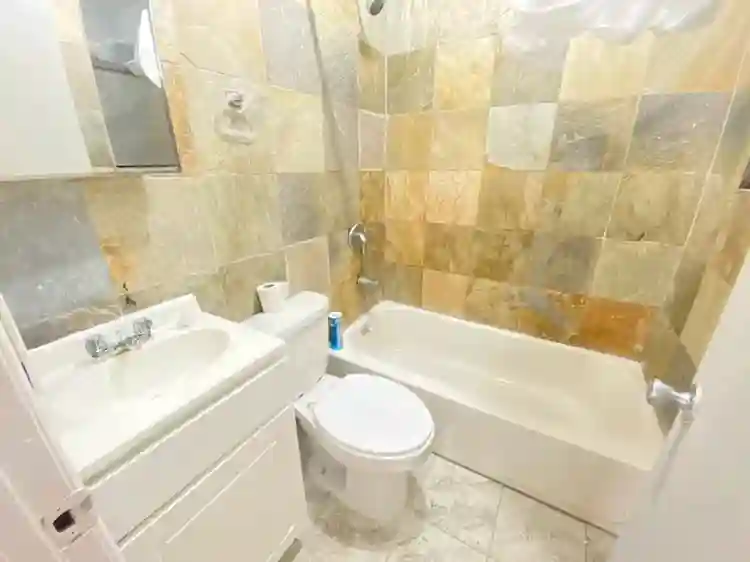 HUGE room I 6min to Central Park
