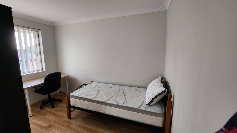 Looking for roommate in Inner West