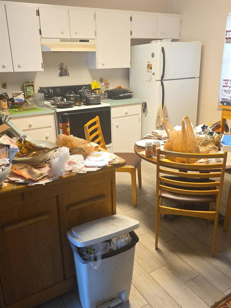 Space w/shared bathroom in 2br home