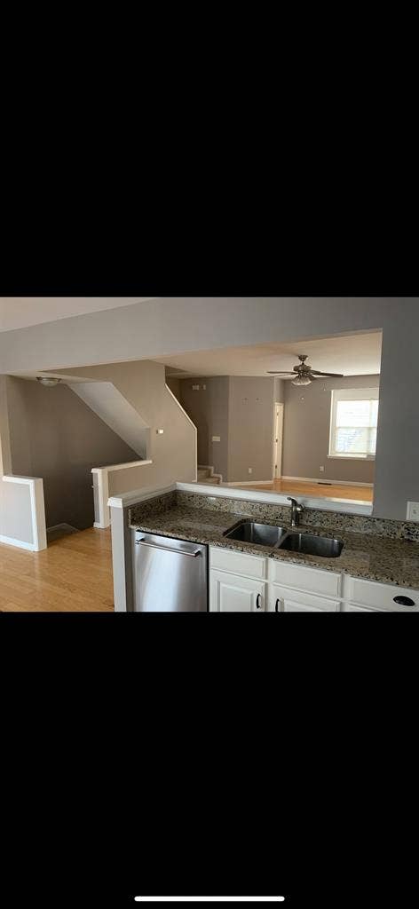 Roommate wanted Nov 2026