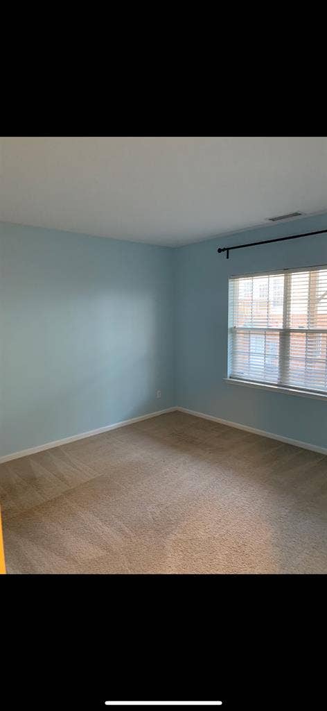 Roommate wanted Nov 2026