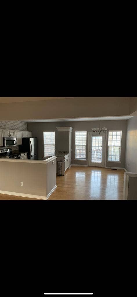 Roommate wanted Nov 2026