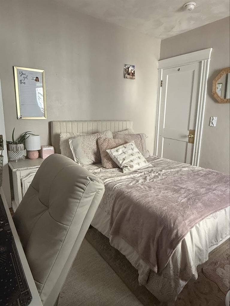 Private room in 3 BR apartment