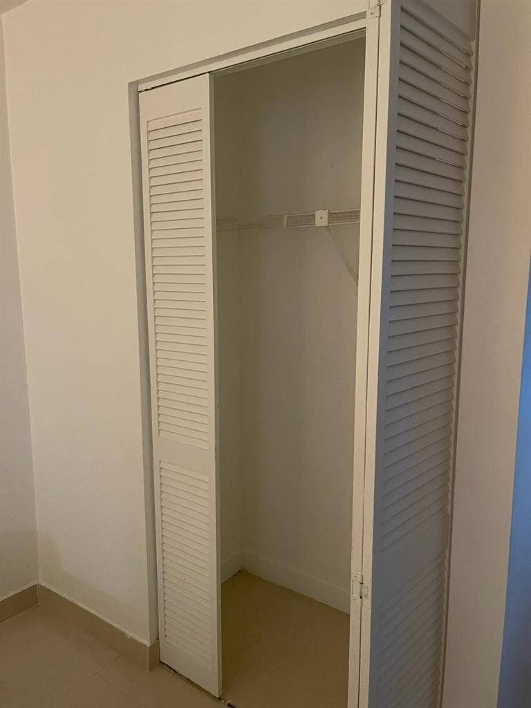 Downtown Condo-ton of amenities!