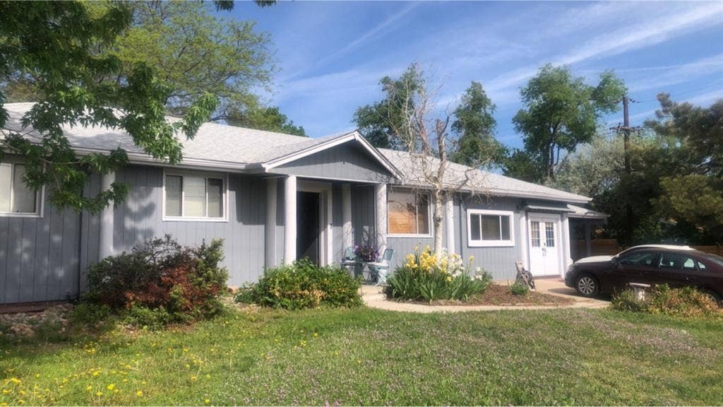 Private room in desirable area