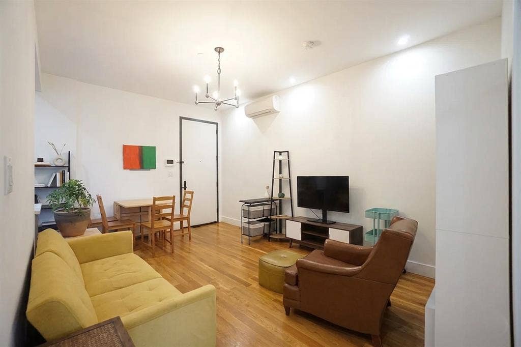 Roommate wanted Crown Hts. $1325