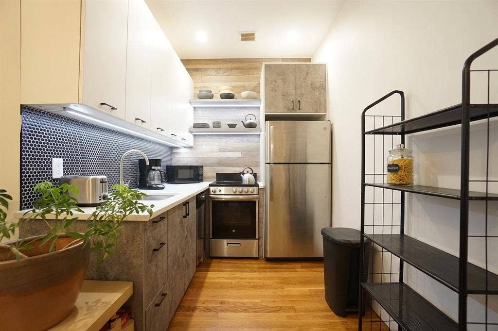 Roommate wanted Crown Hts. $1325