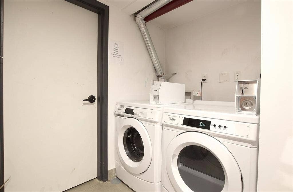 Roommate wanted Crown Hts. $1325