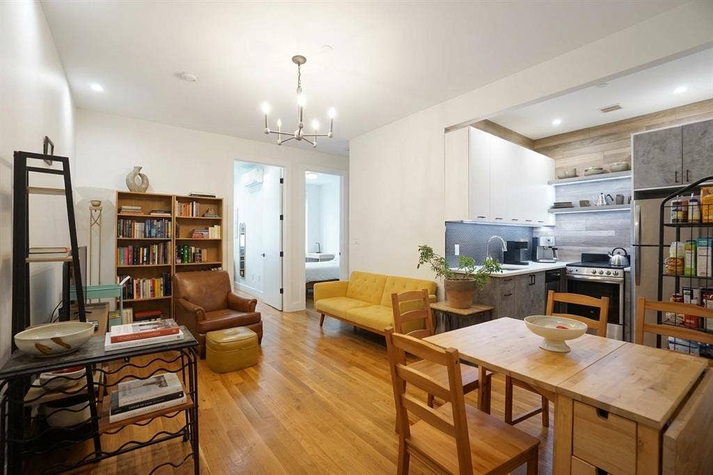 Roommate wanted Crown Hts. $1325
