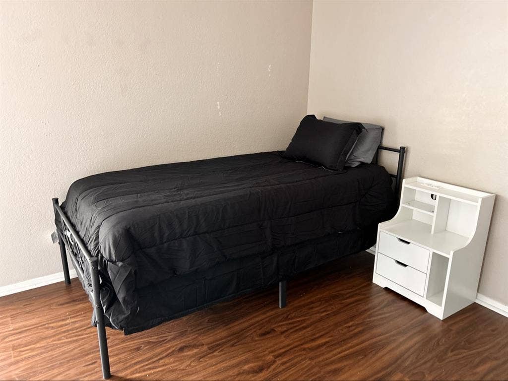 Private room and bathroom