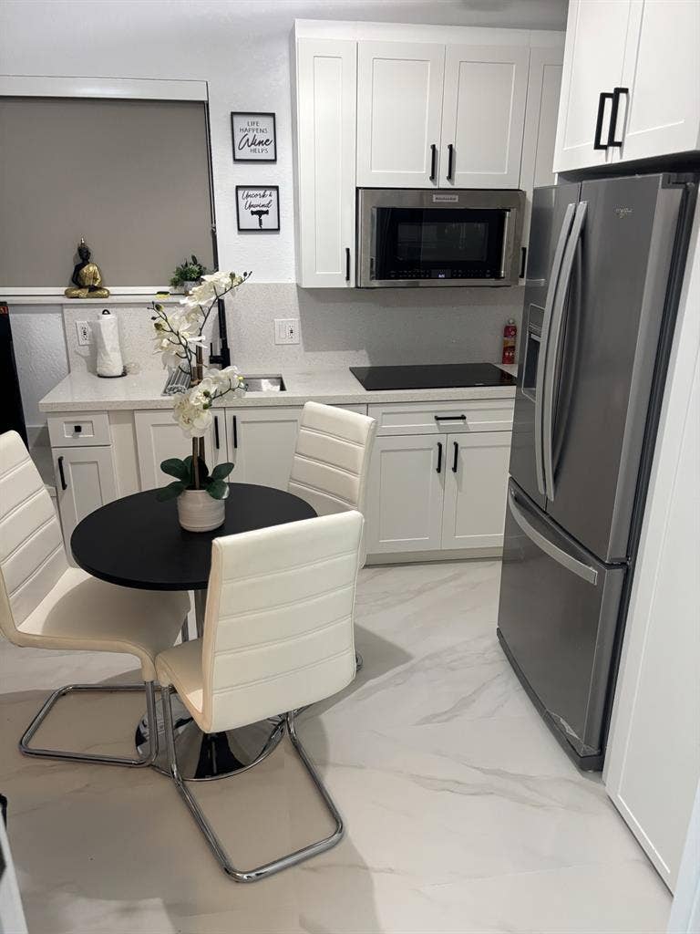 Modern Studio/1 bedroom Plantation
