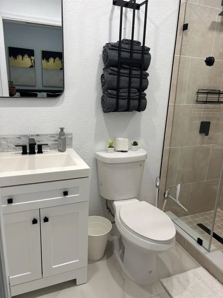 Modern Studio/1 bedroom Plantation