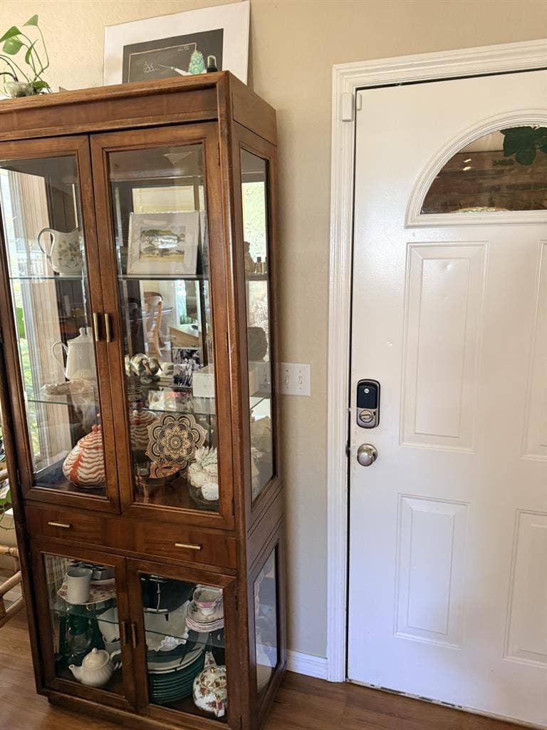 EDGEWATER, FL - Roomie Needed