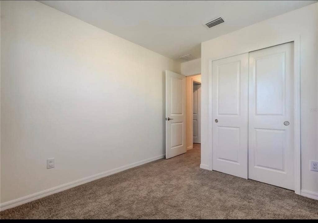 Modern & clean room for rent