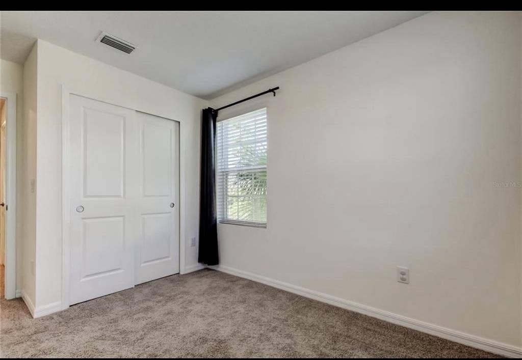 Modern & clean room for rent