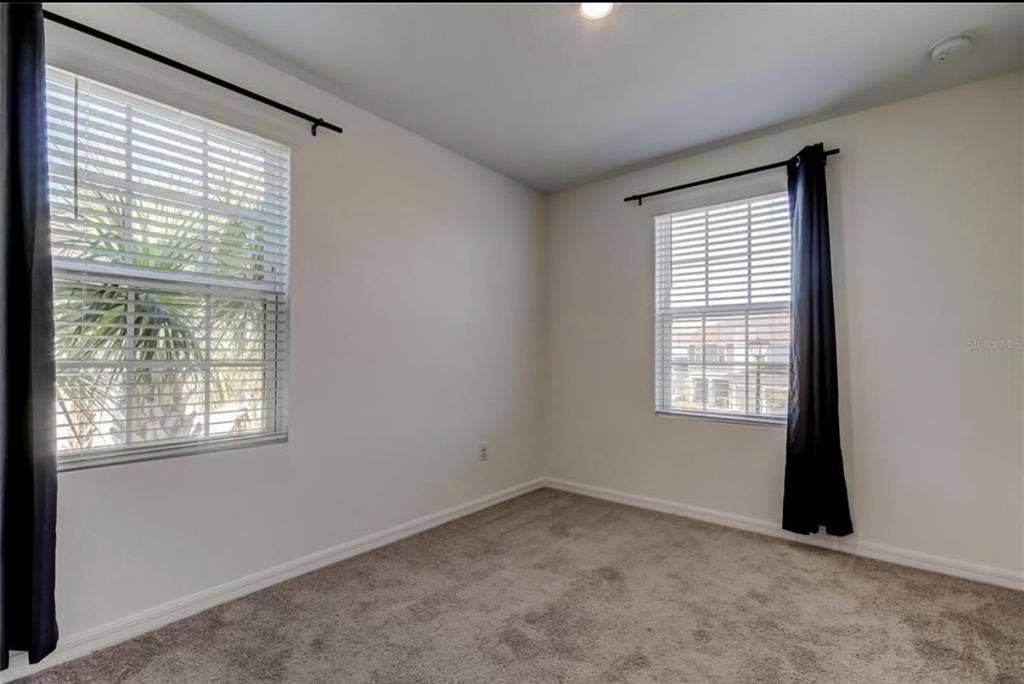 Modern & clean room for rent