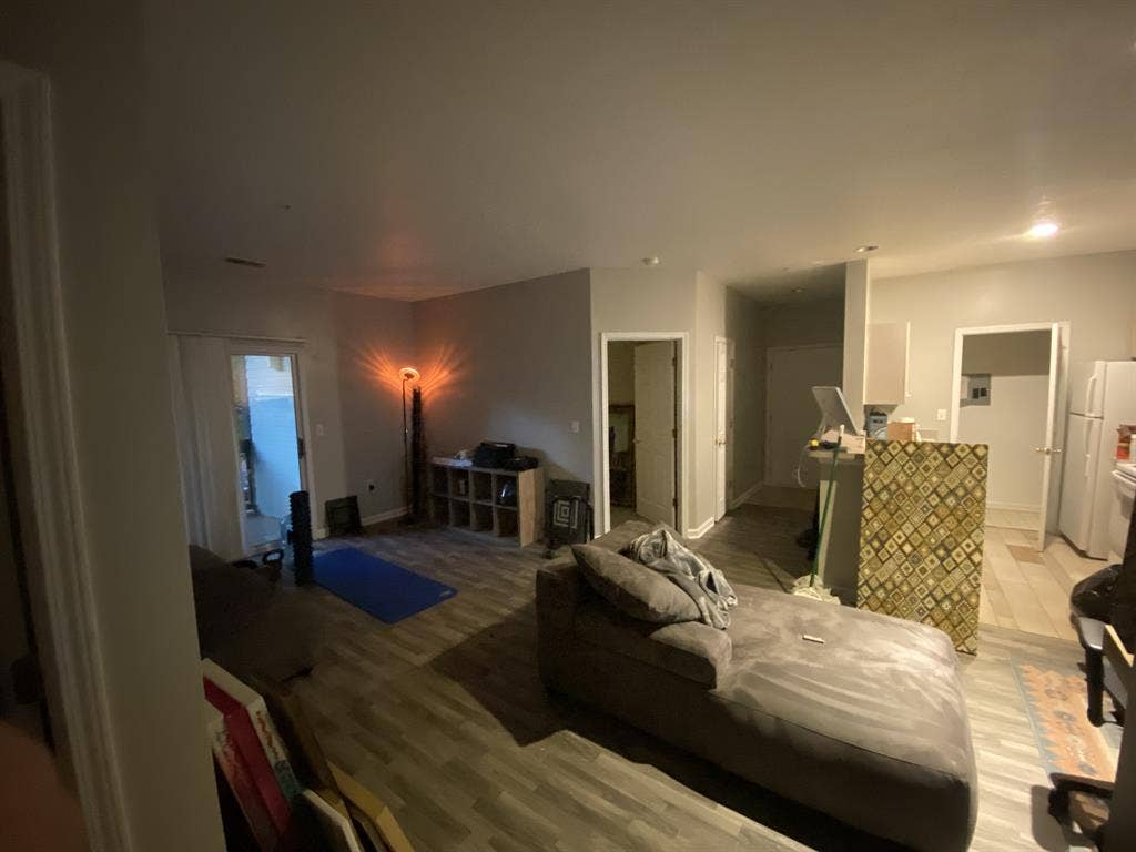 Looking for chill artsy roommate