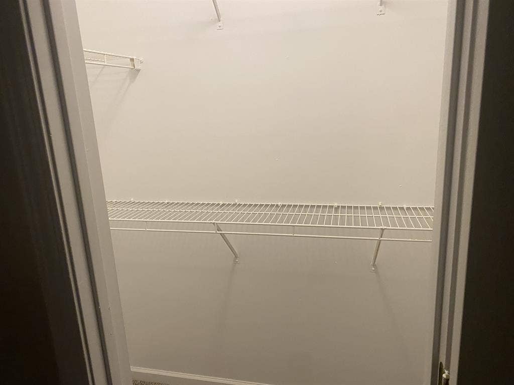 Looking for chill artsy roommate
