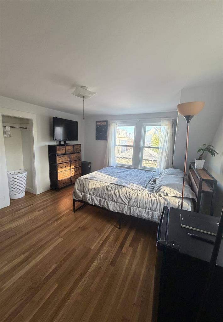 Private Room - All utilities inc