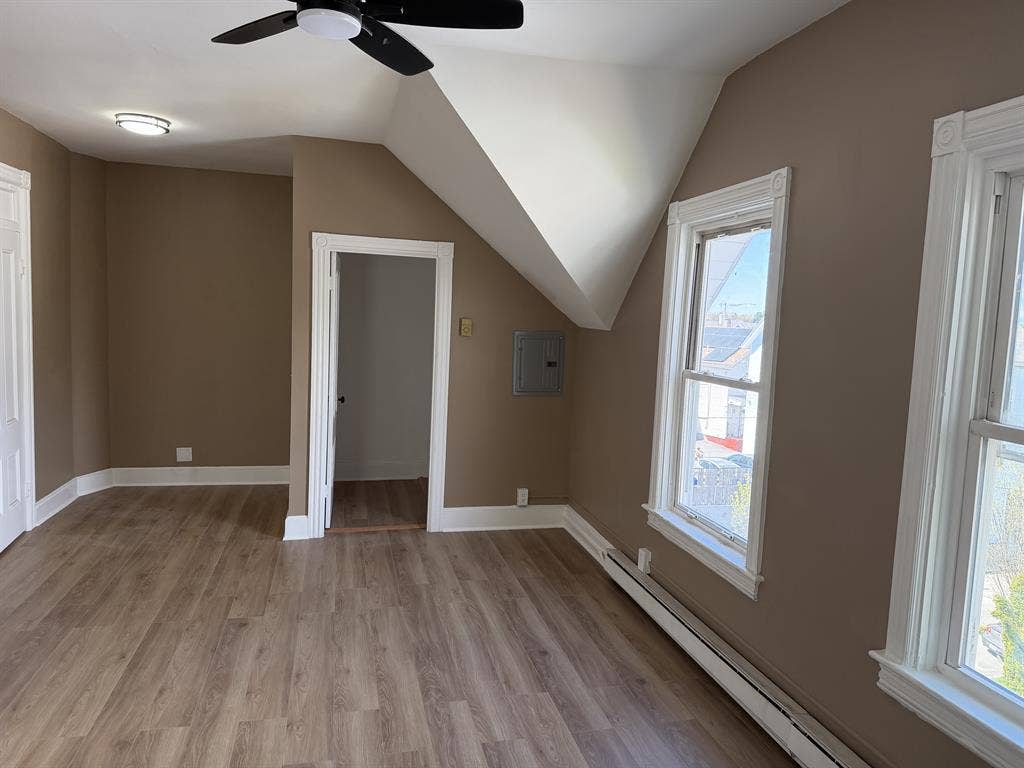 Recently renovated 3BR 1 Bath