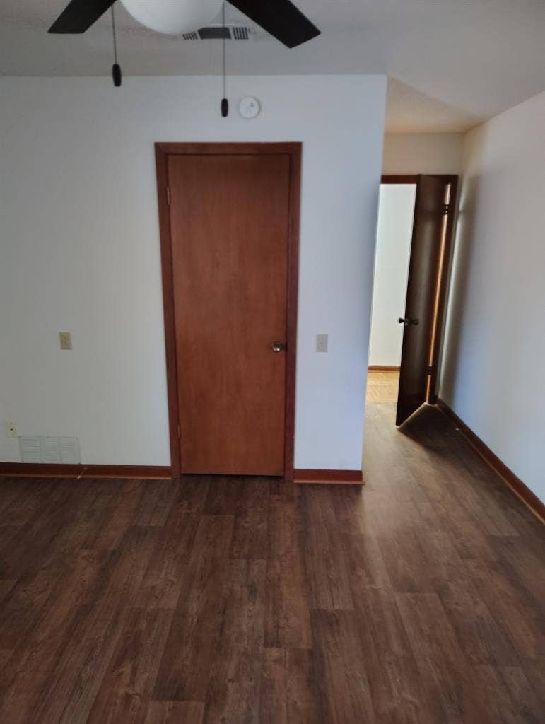 1 room for rent