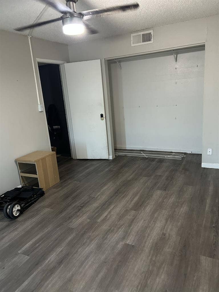 Room for rent!!