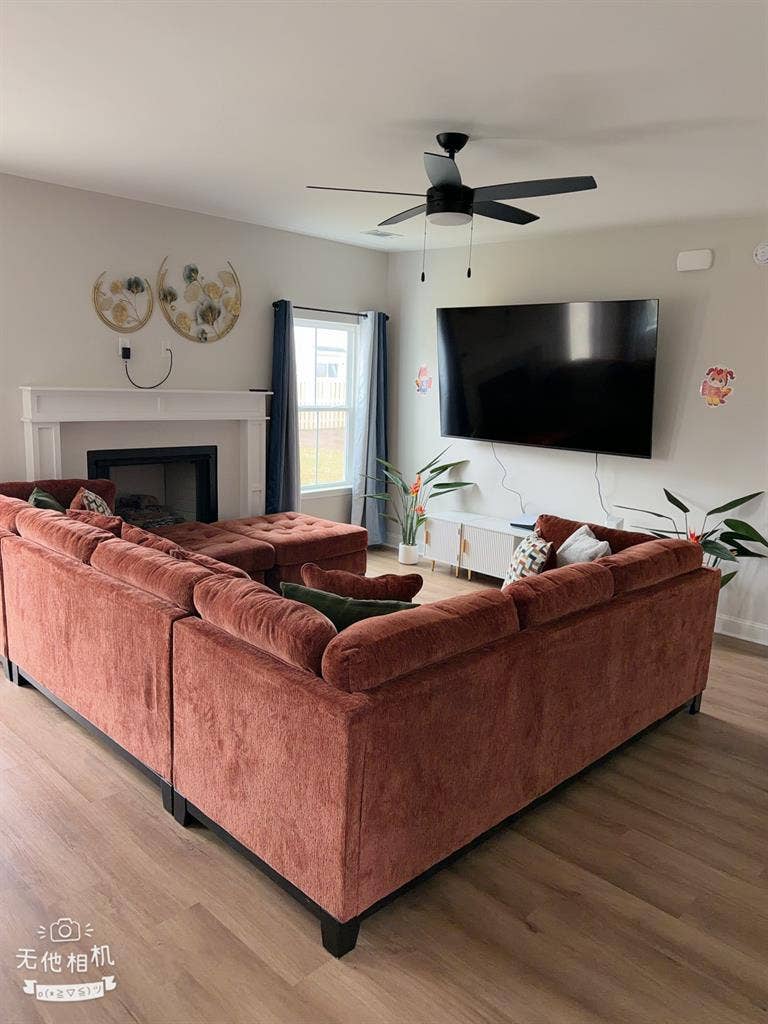 My lovely new room is available now