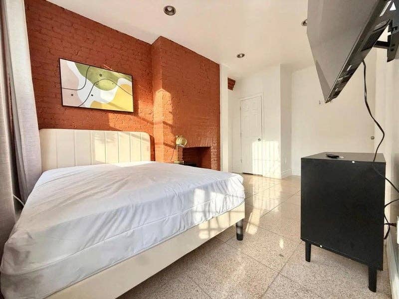 Room for Student or Professional