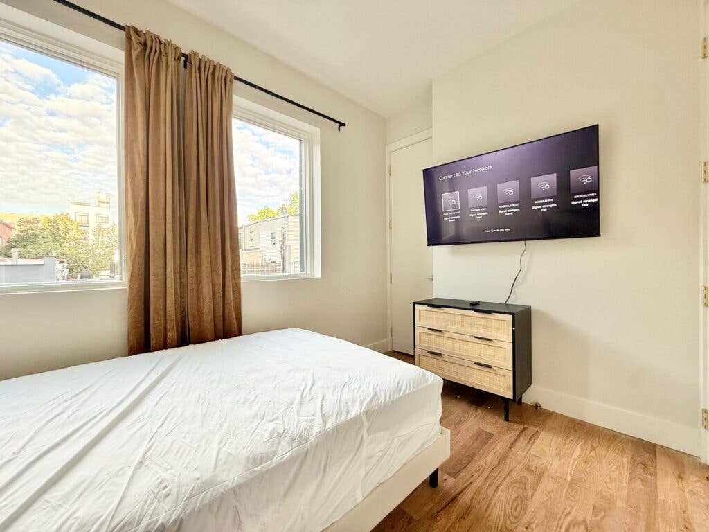 Room for Student or Professional
