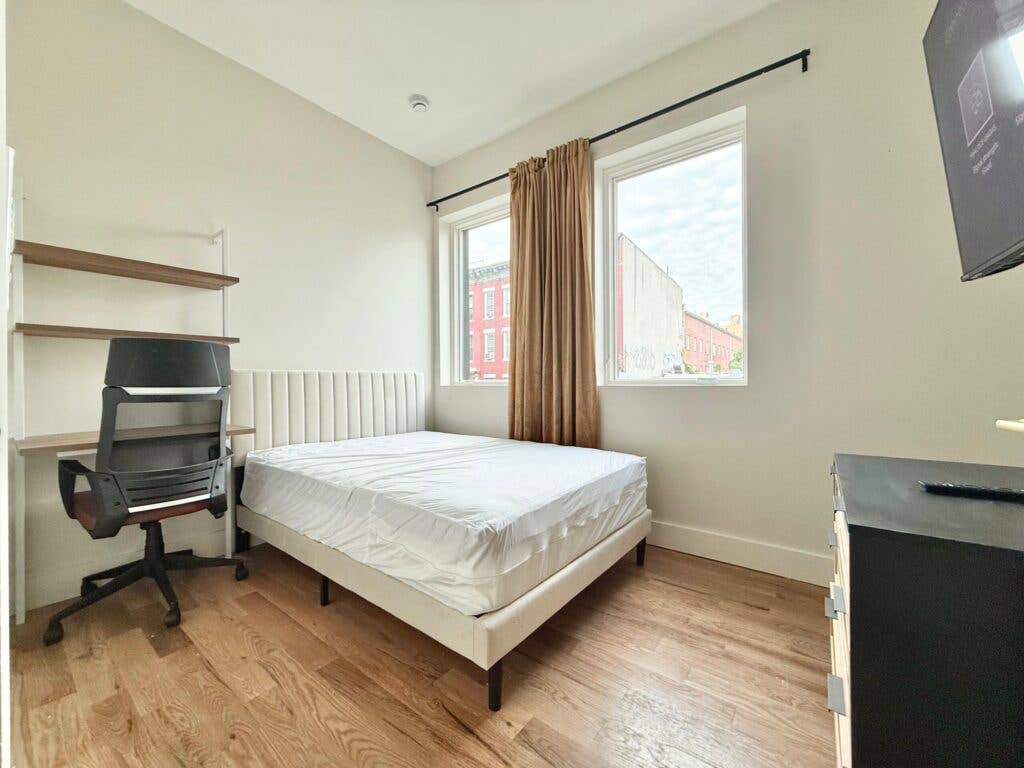 Room for Student or Professional