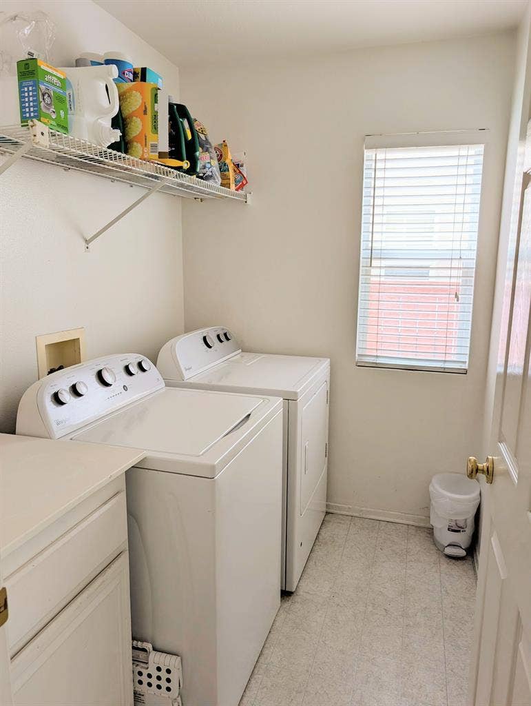 Private Room w/ shared bathroom