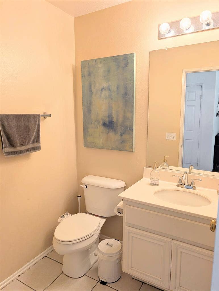 Private Room w/ shared bathroom