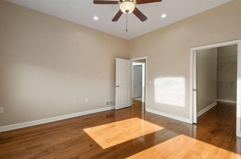 Private Room & Bath in Luxury Apt