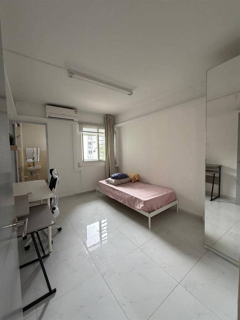 Master bed for rent