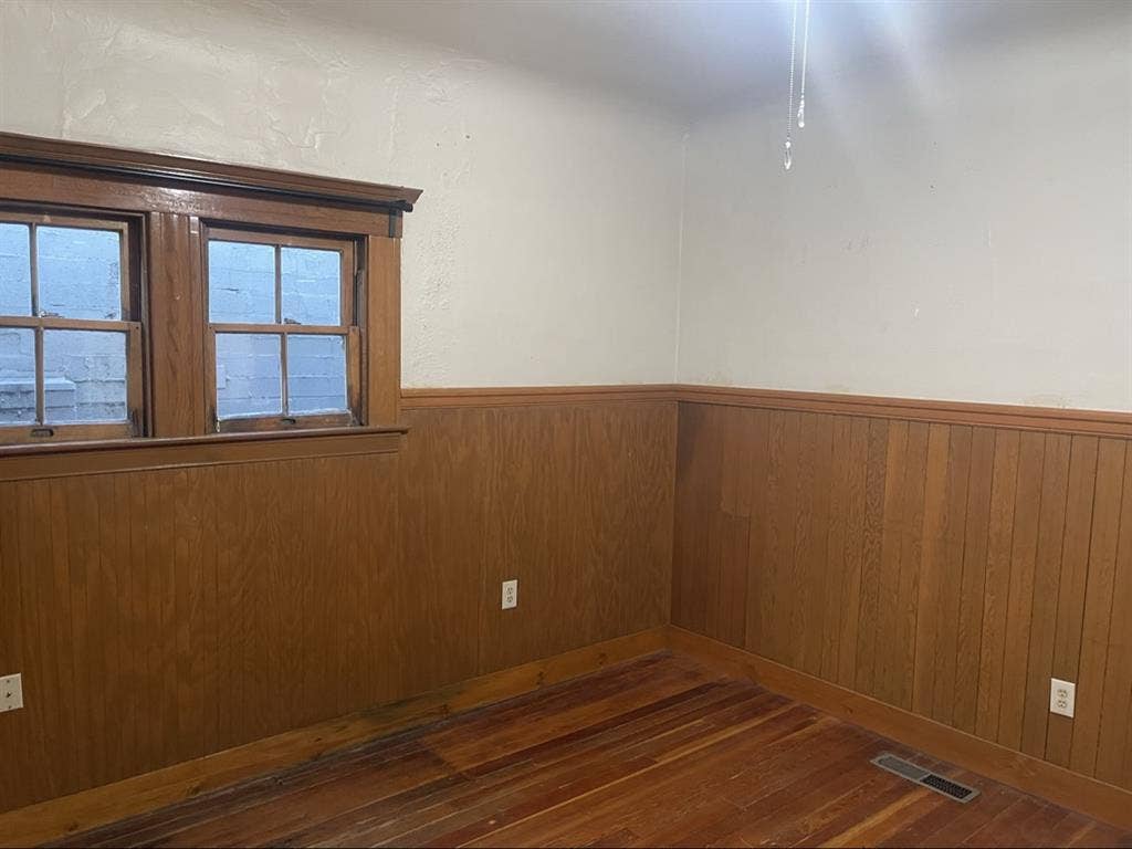 Looking for a 3rd Roomate (midtown