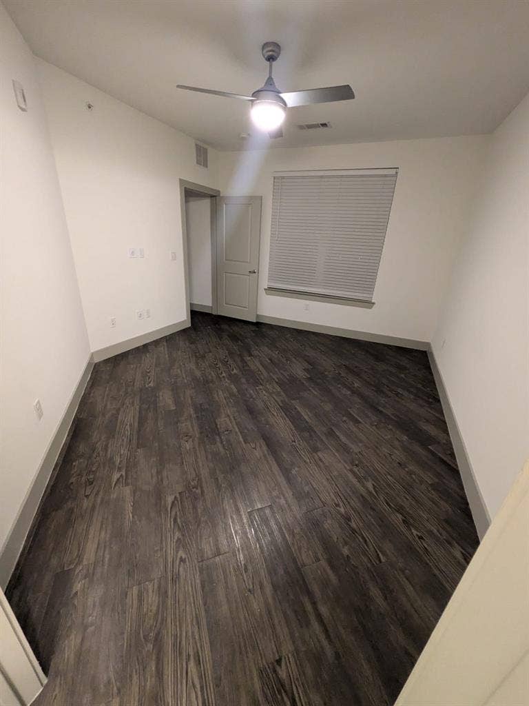 3 Bed 2 Bath Modern Apartment