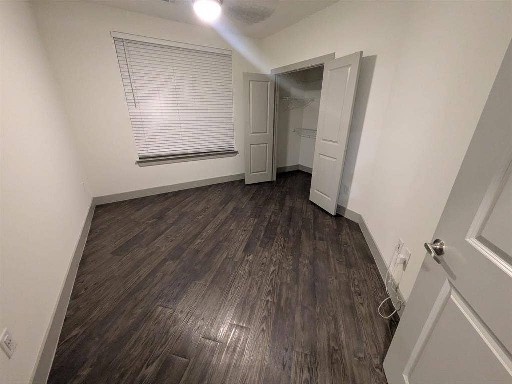 3 Bed 2 Bath Modern Apartment
