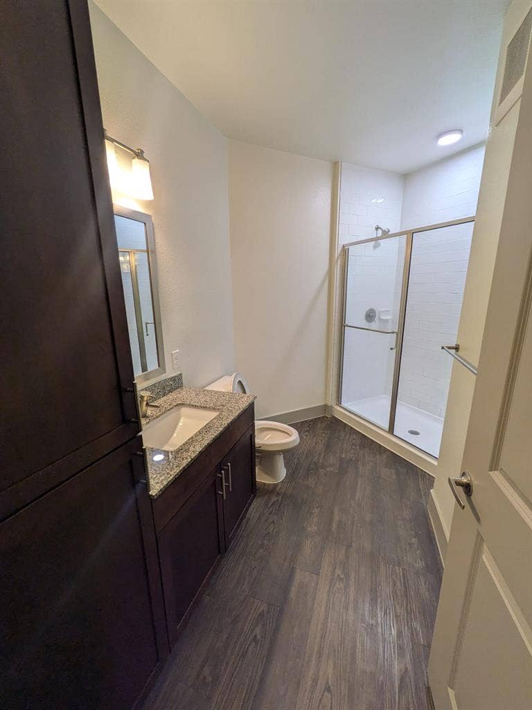 3 Bed 2 Bath Modern Apartment