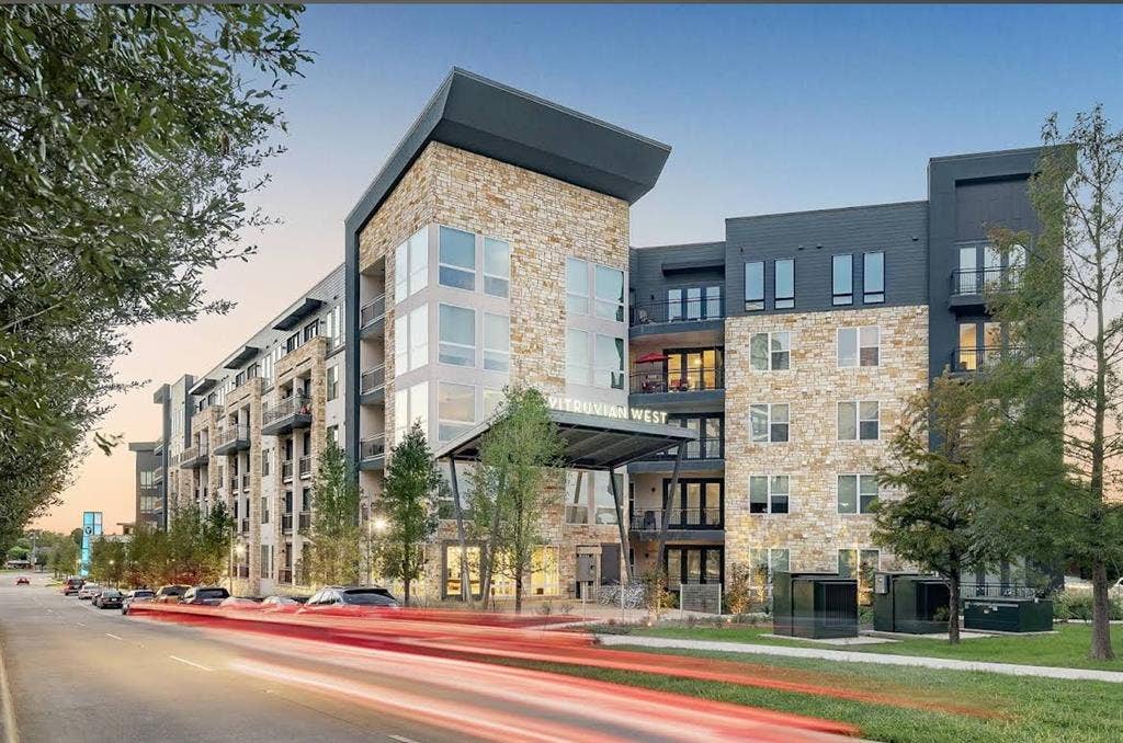 3 Bed 2 Bath Modern Apartment