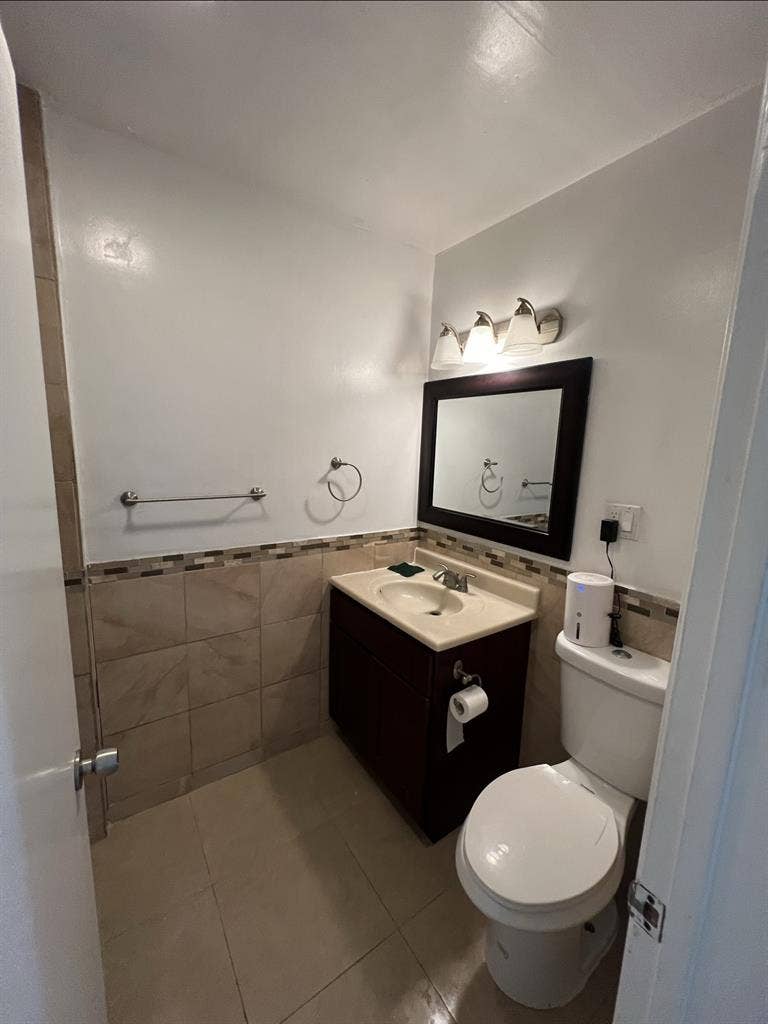 Private bed&bath in Anaheim
