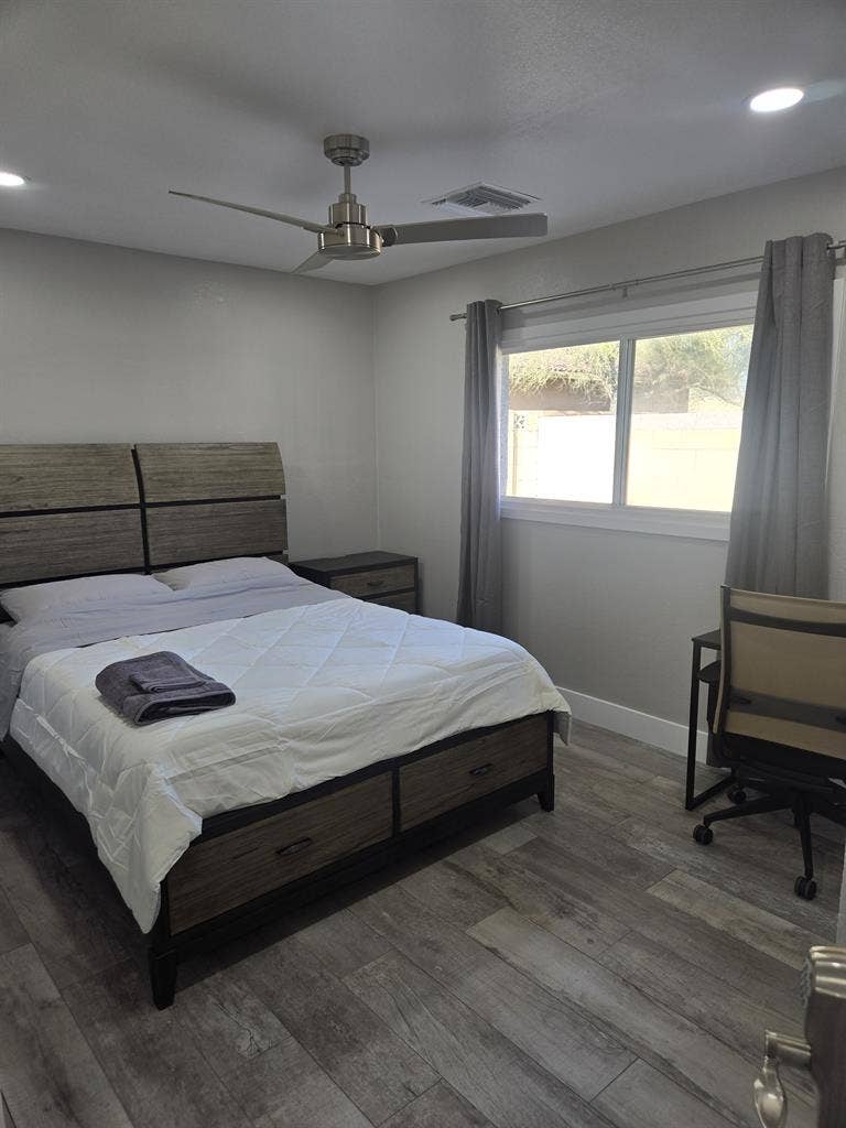 Tempe Furnished Room. Util Included
