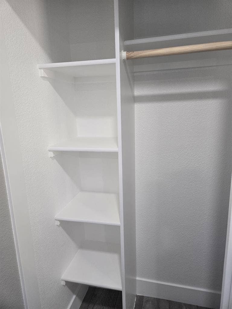 Tempe Furnished Room. Util Included