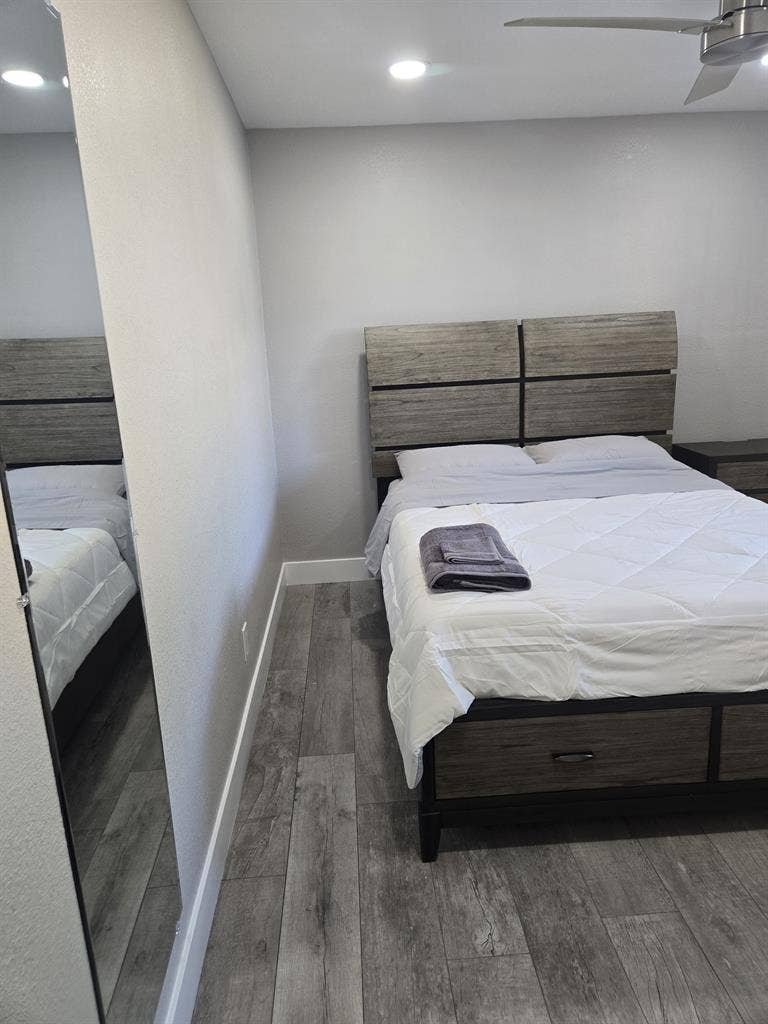 Tempe Furnished Room. Util Included