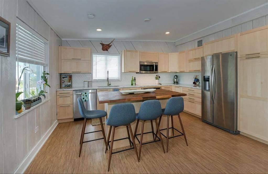 Looking for a Roommate