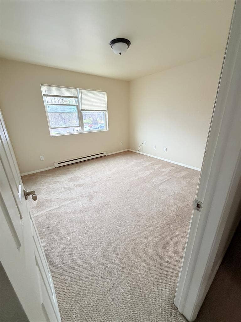 Female Room Wanted