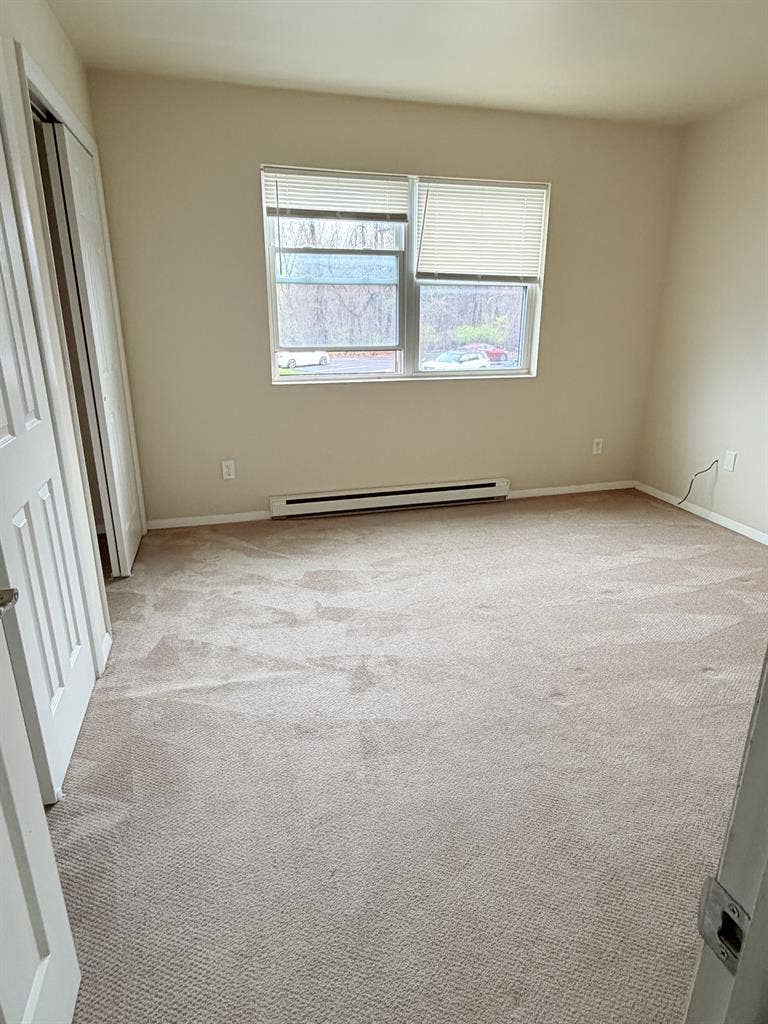 Female Room Wanted