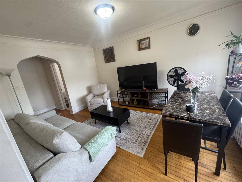 Private room in Rogers Park