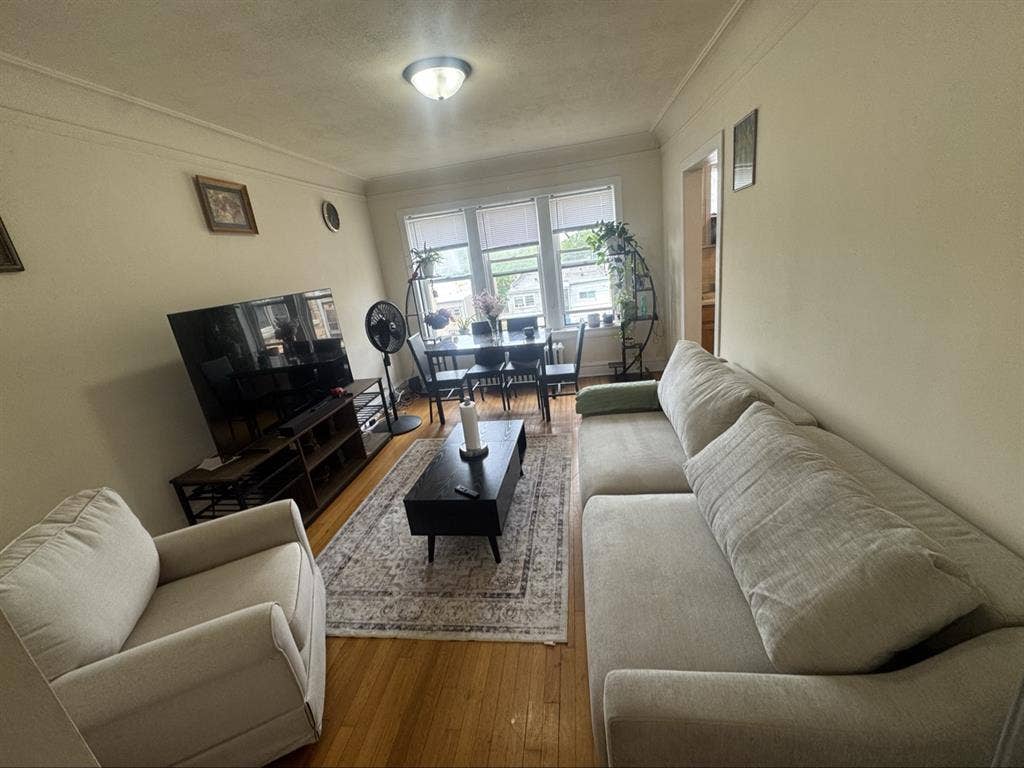 Private room in Rogers Park