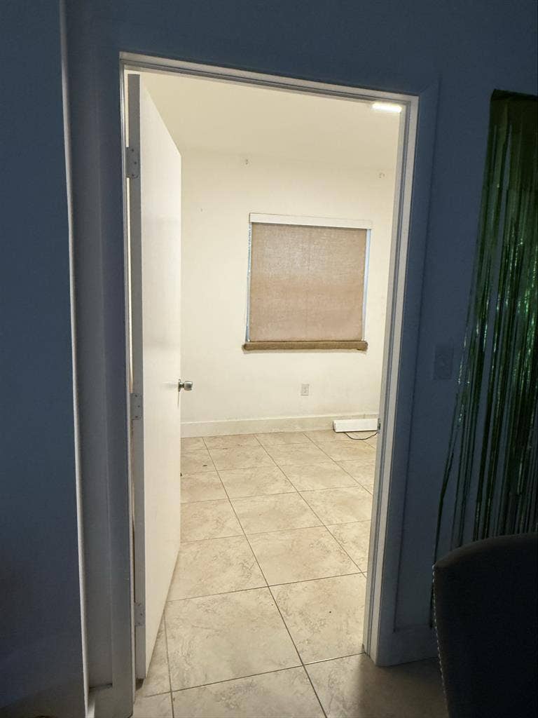 Private room for rent near 17th st