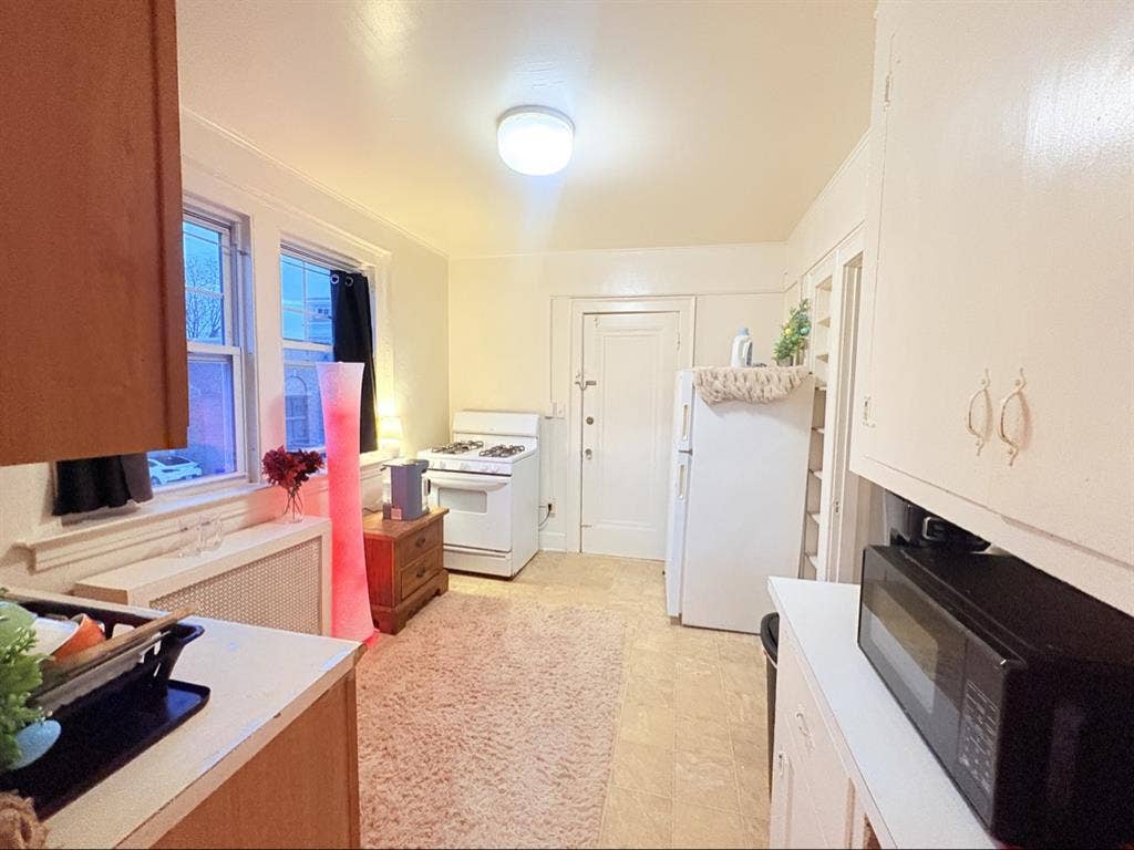 $800 All in | Clean Spacious Room